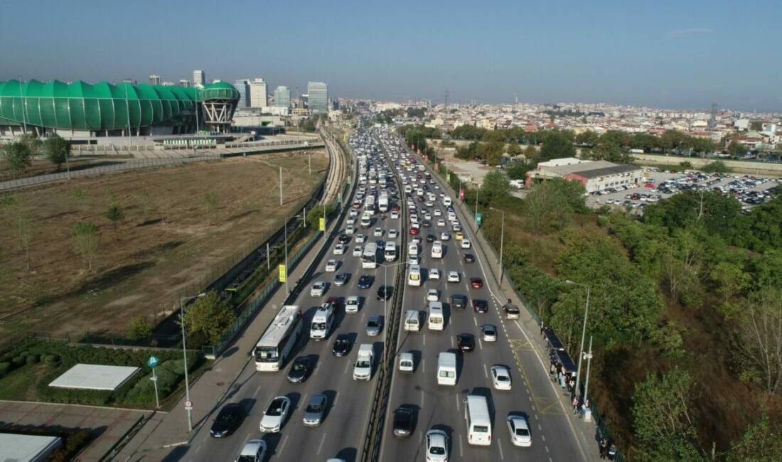 Türkiye'de, ocak-mart döneminde 426 bin 342 taşıtın trafiğe kaydı yapılırken,