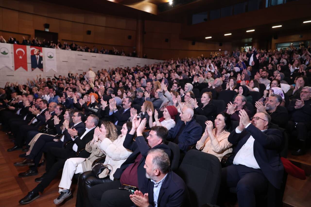 Osmangazi Belediyesi Rumeli Sıcaklığını Sahneye Taşıdı
