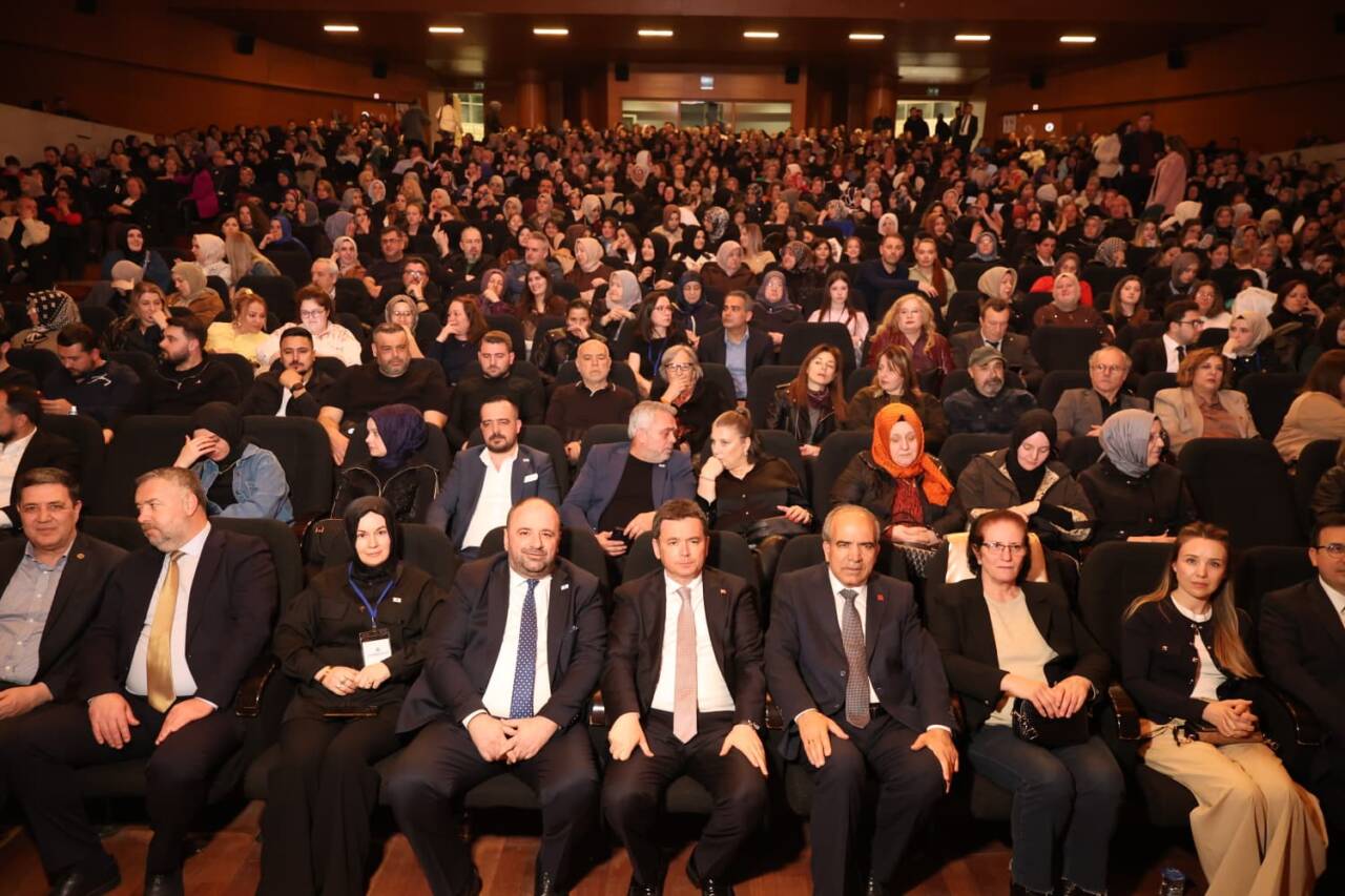 Osmangazi Belediyesi Rumeli Sıcaklığını Sahneye Taşıdı