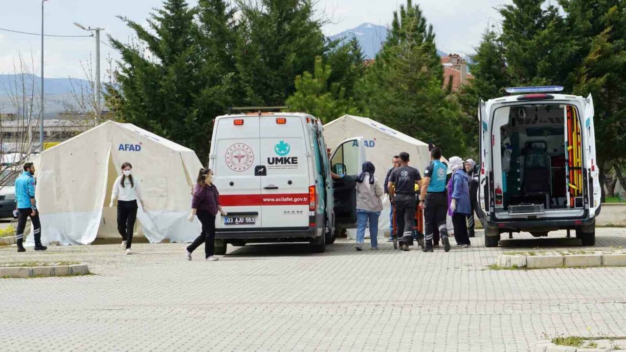 Tatbikat için canlı canlı tabuta girdi 1 tatbikat icin canli canli tabuta girdi 1987e132c6fe
