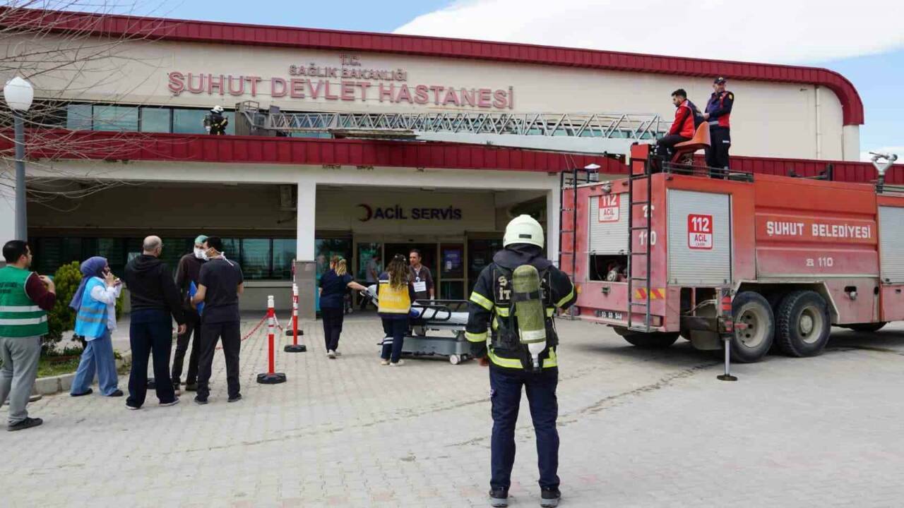 Tatbikat için canlı canlı tabuta girdi 2 tatbikat icin canli canli tabuta girdi 842ed926f522