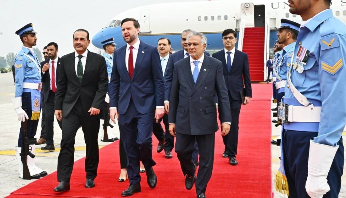 ABD ve İran, Pakistan'da müzakerelere başladı. İran basını, yüz yüze