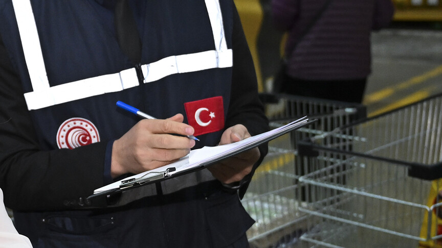 Ticaret Bakanlığı, Diyarbakır, İstanbul ve Balıkesir'deki bazı zincir marketleri, çeşitli