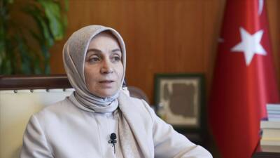 AK Parti Grup Başkanvekili Leyla Şahin Usta, sosyal medyada 15