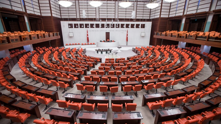 TBMM Anayasa ve Adalet Komisyonu üyelerinden kurulu Karma Komisyonda 145