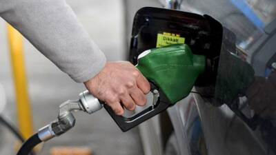 Benzine bugünden itibaren geçerli olmak üzere 53 kuruş indirim geldi.
