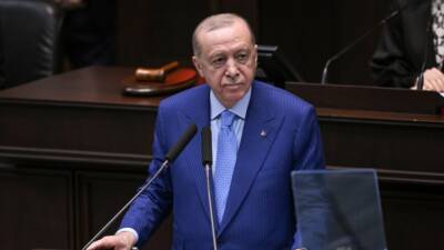 Cumhurbaşkanı Recep Tayyip Erdoğan, yolsuzluk soruşturmaları üzerinden CHP'yi eleştirip, "Tehditle
