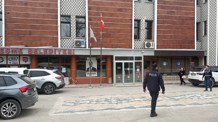 İçişleri Bakanlığı, Uşak'ın Eşme ilçesi Belediye Başkanı Yılmaz Tozan'ın görevinden