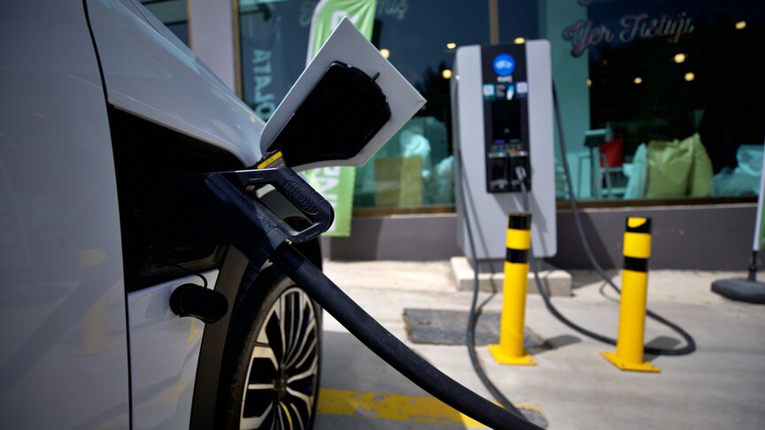 Türkiye'de bu yılın ilk çeyreğinde elektrikli ve hibrit araç satışları