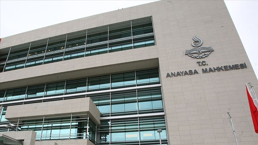 Anayasa Mahkemesi (AYM), nüfusu 2 binin altına düşen belediyelerin köye