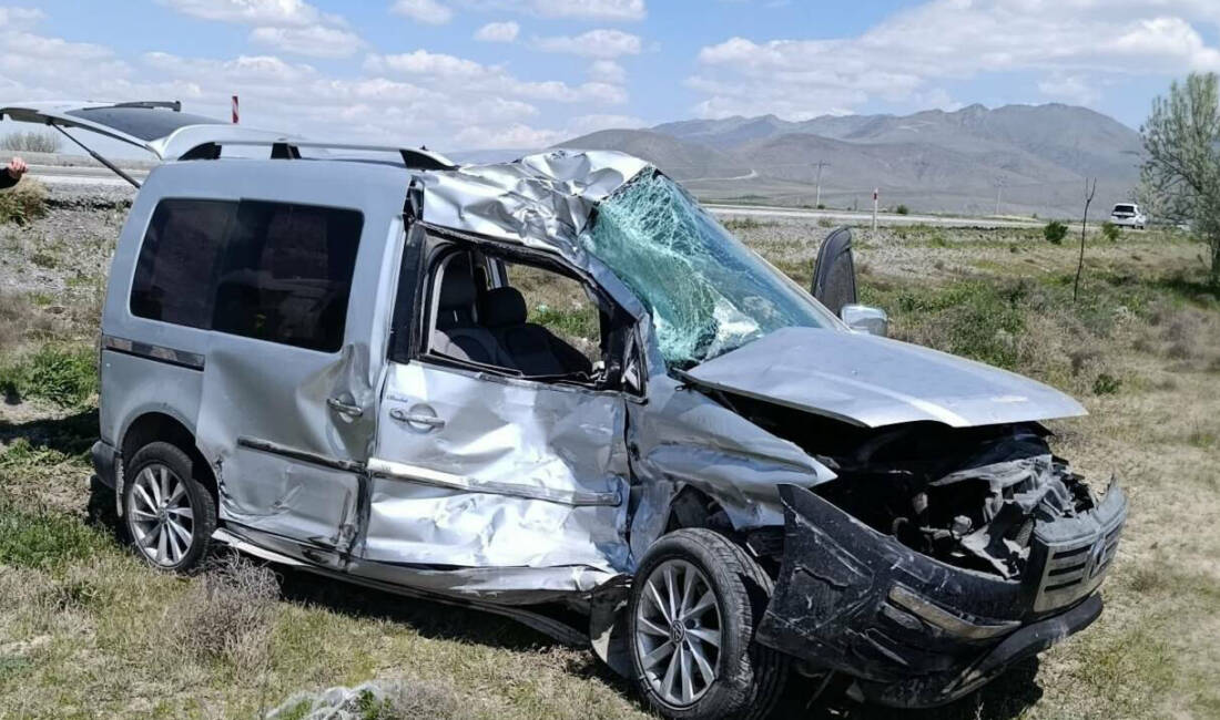 TIR’ın çarptığı otomobilin sürücüsü öldü Konya’nın Karapınar ilçesinde TIR’ın çarptığı otomobilin sürücüsü Hamdi Düzgüner, kaldırıldığı