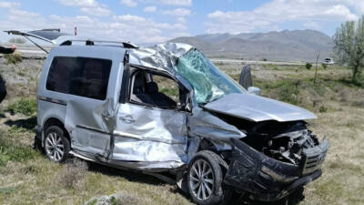 Konya’nın Karapınar ilçesinde TIR’ın çarptığı otomobilin sürücüsü Hamdi Düzgüner, kaldırıldığı
