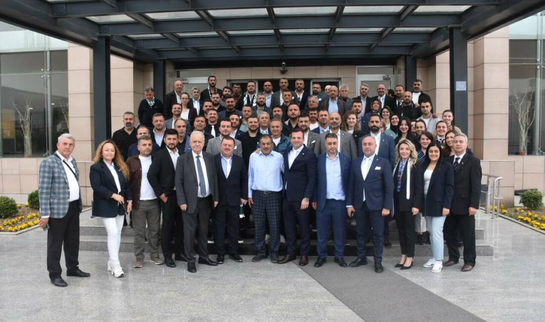 Uludağ Yaş Meyve Sebze İhracatçıları Birliği’nin başkanı değişti Uludağ Yaş Meyve Sebze İhracatçıları Birliği'nin (UYMSİB) yeni başkanı Hamdi