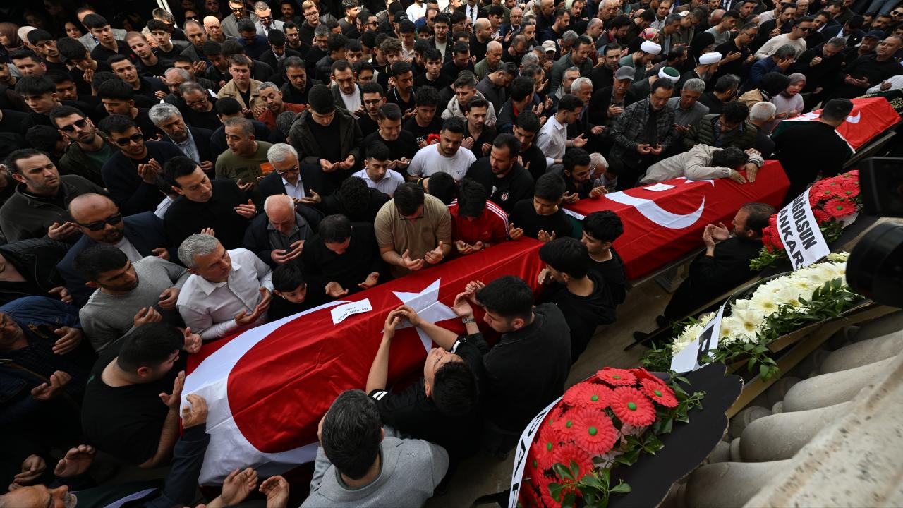 Türkiye evlatlarını uğurluyor 2 turkiye evlatlarini ugurluyor 124dd1e4a665