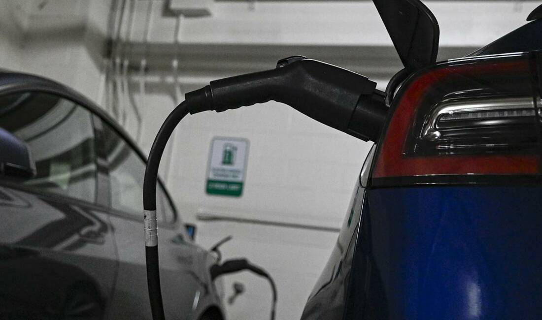 Türkiye genelinde elektrikli araç şarj soket sayısı, martta bir önceki