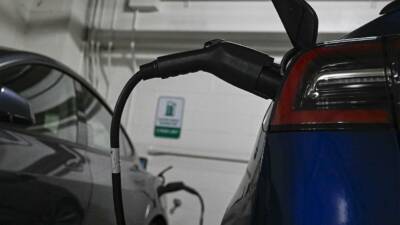 Türkiye genelinde elektrikli araç şarj soket sayısı, martta bir önceki