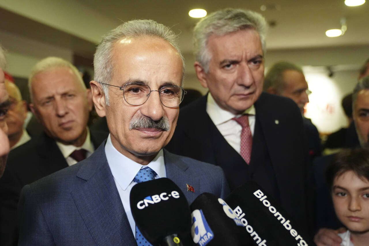 turkiyede jet yakiti problemi var mi bakan uraloglu acikladi 927b42b6295d