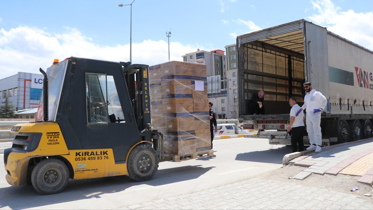 Türkiye'den İran'a tıbbi malzeme yardımı 1 turkiyeden irana tibbi malzeme yardimi 003e65892a7f