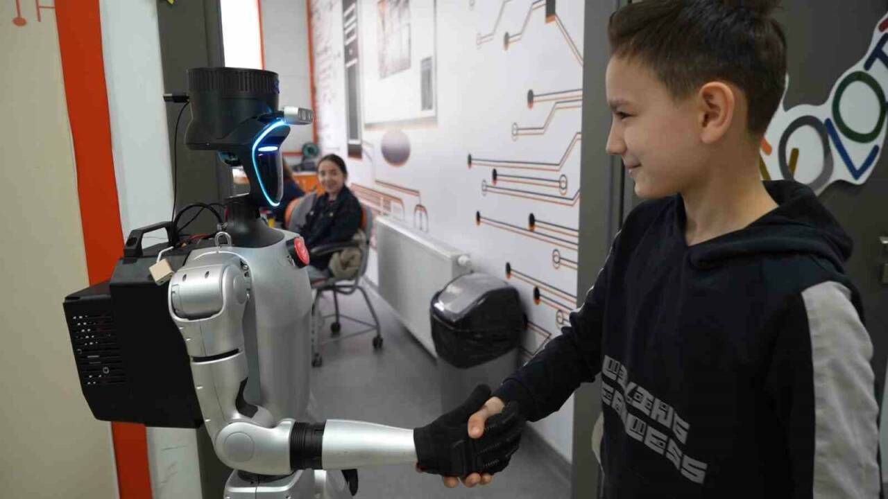 turkiyenin nufusa kaydedilen ilk robotu simdi de ise basladi 0450226d7de7