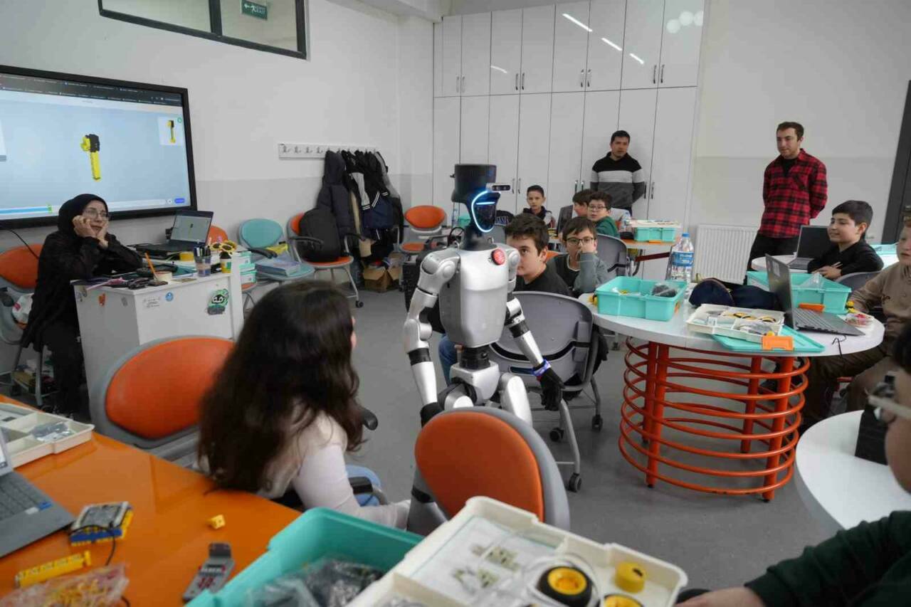 turkiyenin nufusa kaydedilen ilk robotu simdi de ise basladi 21674385b4ee