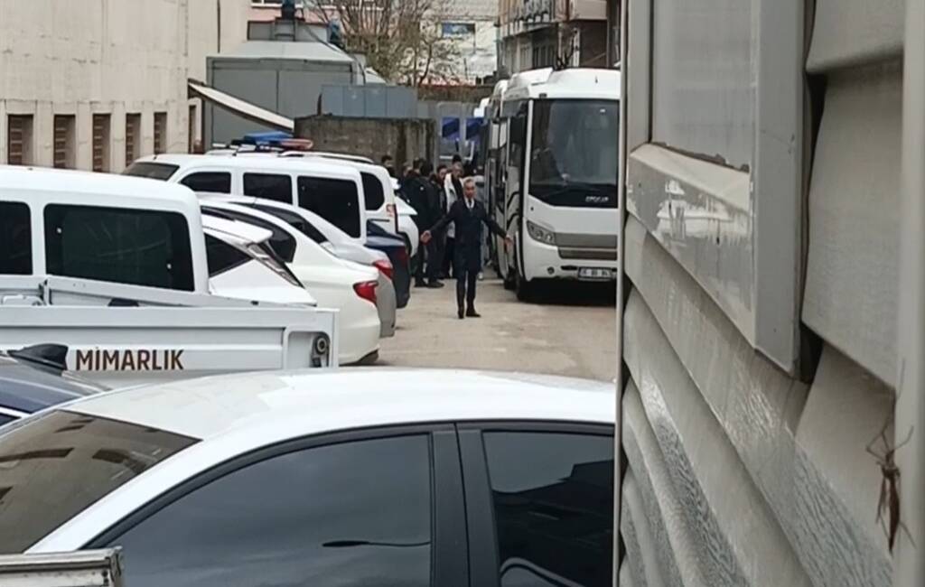 Bursa'da, "suç işlemek amacıyla örgüt kurma, yönetme ve suç işlemek