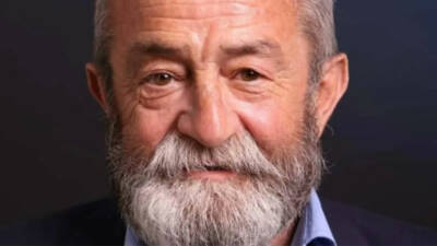Oyunculuğunun yanı sıra kamera arkasında da uzun yıllar görev alan