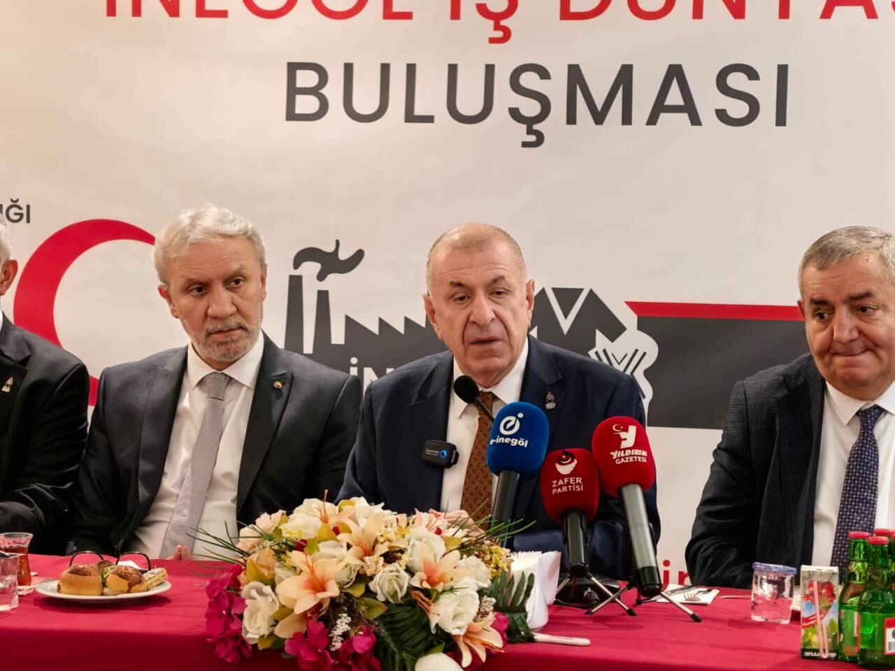 Ümit Özdağ'dan Bursa'da ihracat mesajı 4 umit ozdag bursaya geldi e8d51b08da38