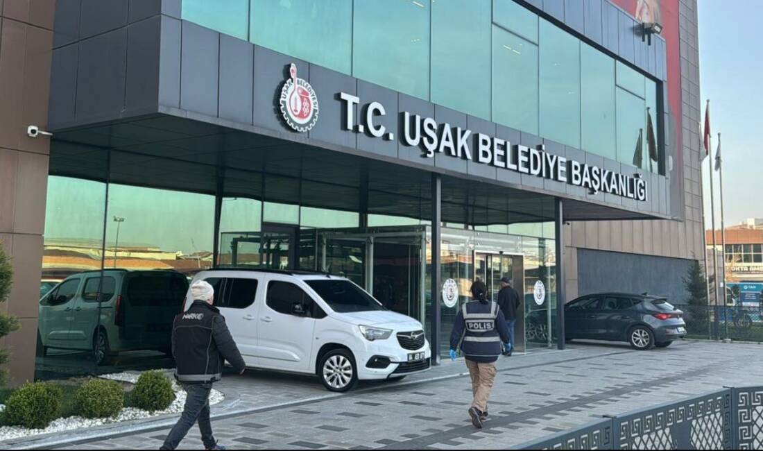 Uşak Belediyesi’ne 2. dalga operasyon: 25 gözaltı Uşak Belediyesine yönelik yolsuzluk soruşturması sürüyor. Soruşturma kapsamında bir operasyon