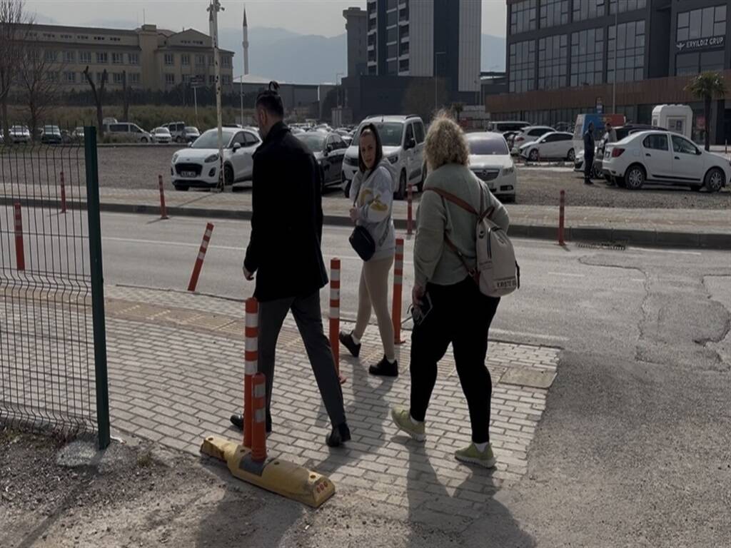 velayeti annesine verilen nazardan ilk kez bulustugu kiz kardesine sicak karsilama a9ee00f80fe3