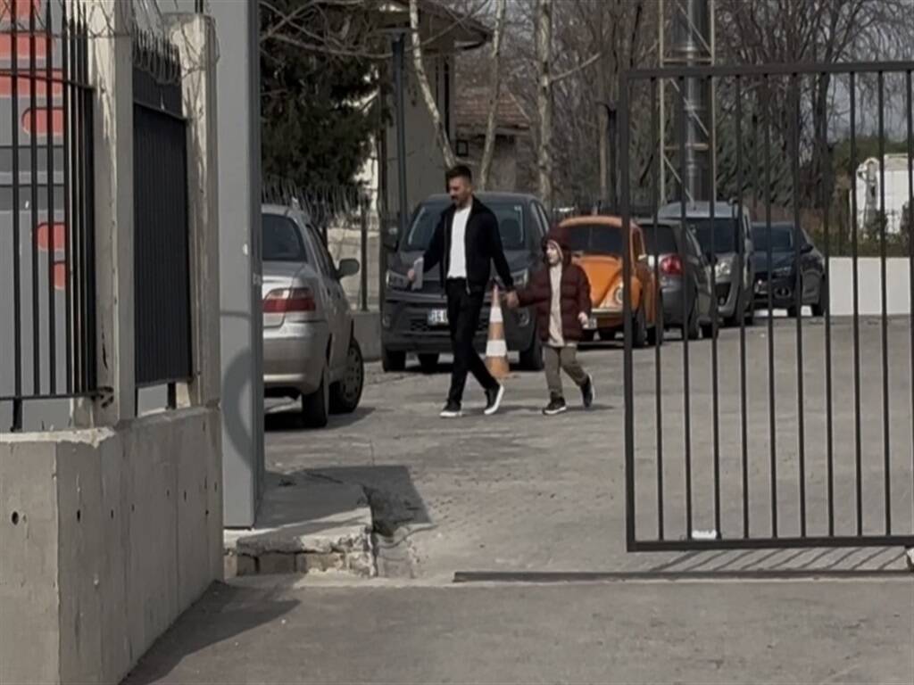 velayeti annesine verilen nazardan ilk kez bulustugu kiz kardesine sicak karsilama be442e2ccb04