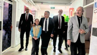 Bursa İl Milli Eğitim Müdürü Gürhan Çokgezer, ilçedeki eğitim faaliyetlerini