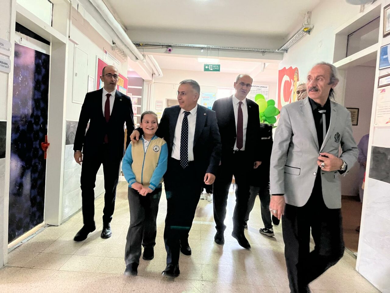 Bursa İl Millî Eğitim Müdürü Çokgezer'den Gürsu'daki okullara ziyaret 3 whatsapp image 2026 03 31 at 163909