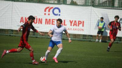 Bursa Yıldırımspor evinde konuk ettiği Galata SK ile golsüz berabere