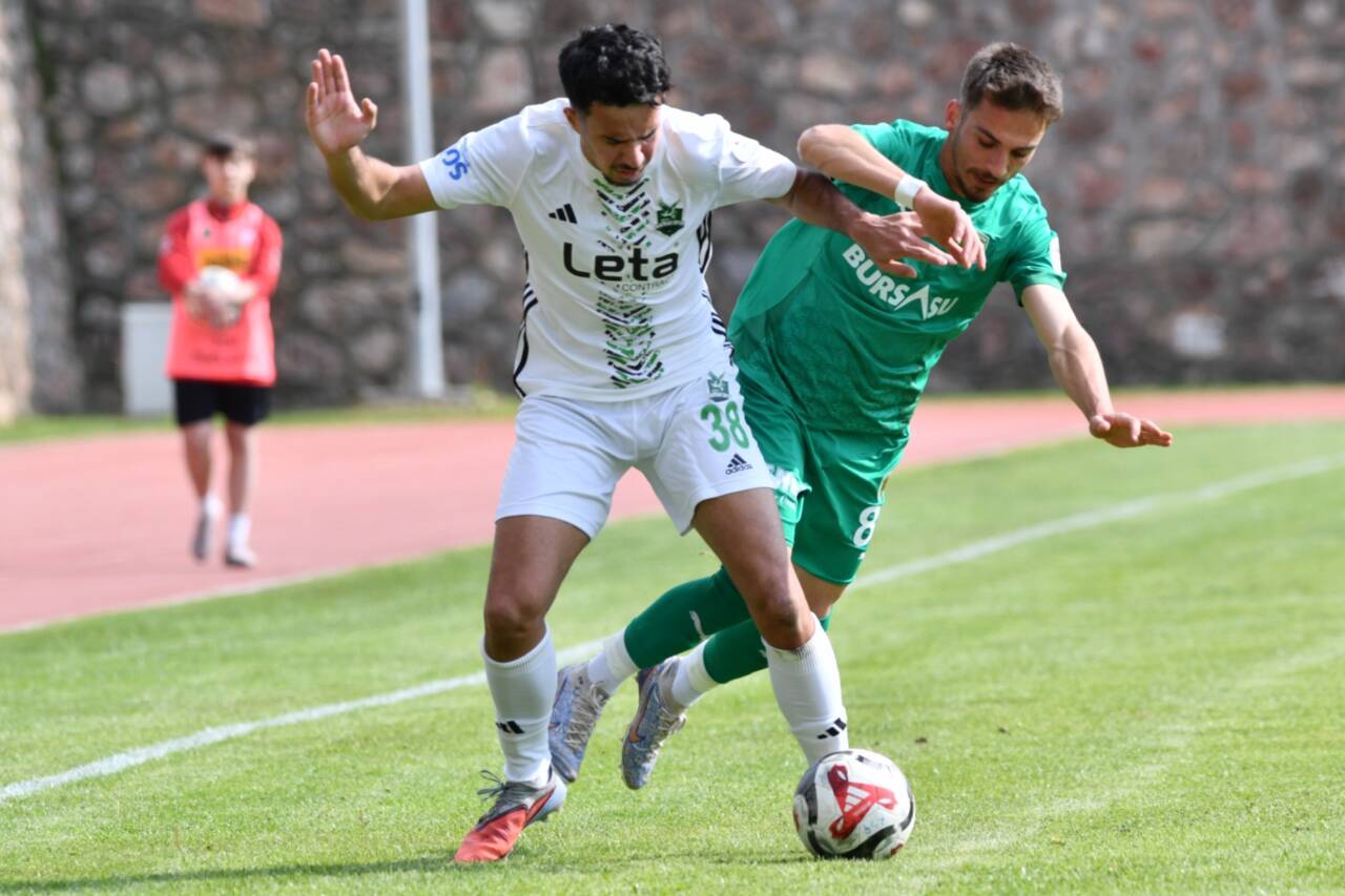 3.Lig'deki Bursa derbisinde sevinç ve hüzün! Biri şampiyonluk, diğeri ligde kalmak istiyor... 10 whatsapp image 2026 04 12 at 181449