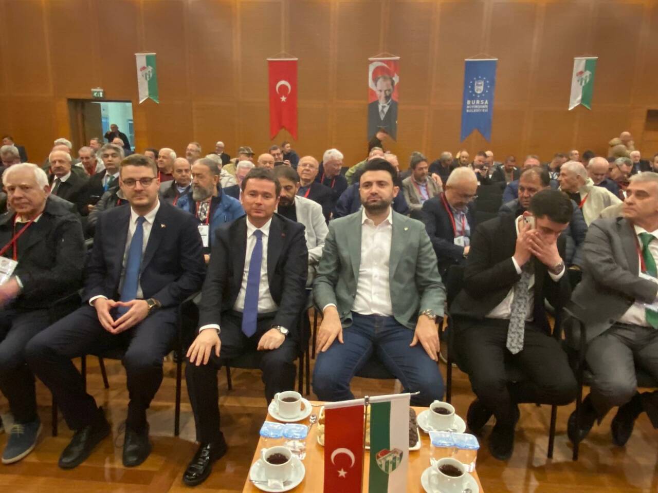 Başkan Enes Çelik: 'Bursaspor’a gelmek için haber gönderiyorlar' 2 whatsapp image 2026 04 22 at 202227