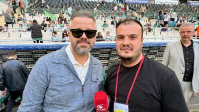 "Şampiyonsun Bursaspor" şarkısıyla Bursasporluların gönlünde taht kuran Rumeli Ekrem, yeşil