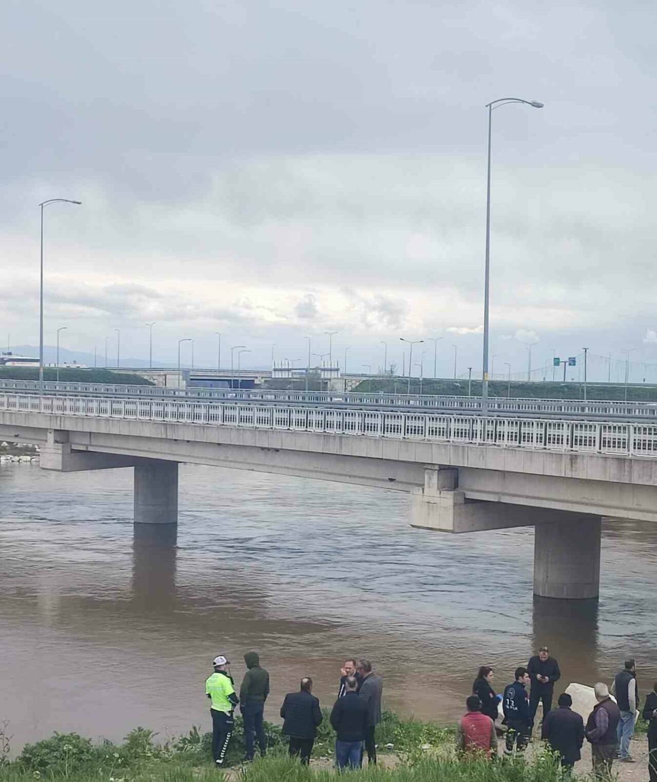 Bursa'da yaşlı adamın kahreden sonu! 8 yagmurdan yukselen dere araciyla kopru altindan gecmek isteyen yasli adami yuttu 99d525137ecf