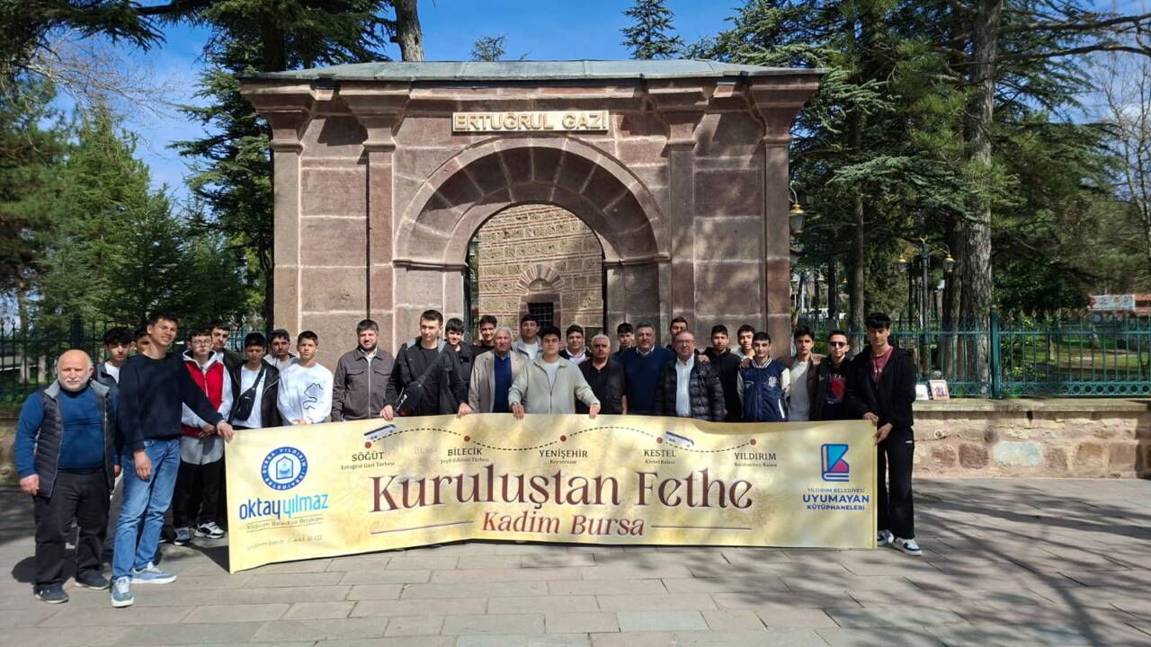 BAŞKAN YILMAZ GENÇLERE FETHİ ANLATTI