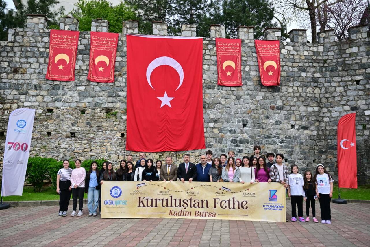 BAŞKAN YILMAZ GENÇLERE FETHİ ANLATTI