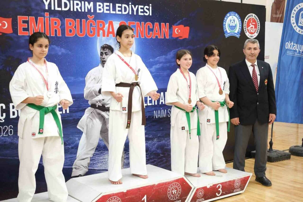 Yıldırımlı karatecilerden madalya yağmuru 4 yildirimli karatecilerden madalya yagmuru e9784b449fea