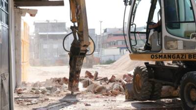 Osmangazi Belediyesi, ilçede ulaşım konforunu artırmak için mevcut yolları yeniliyor