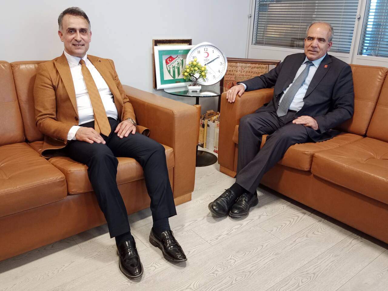 1 yazi icin chp osmangazi ilce baskani rasit gurbuz ve yuksel ceylan35283bh5hzp