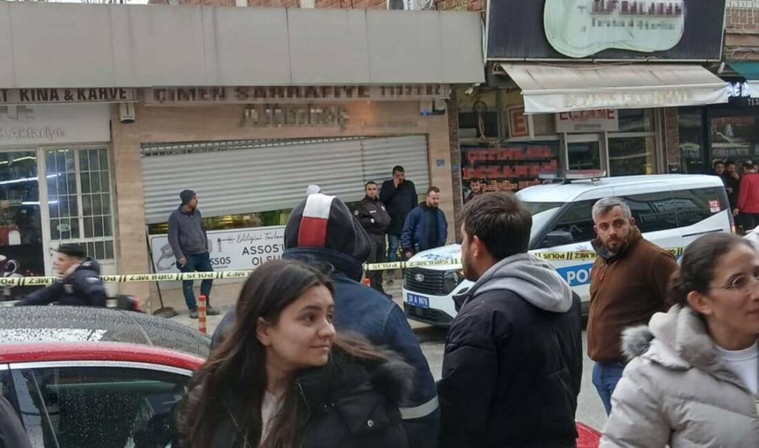 100 kilo altınla ortadan kayboldu iddiası Denizli'nin Çivril ilçesinde 30 yıldır sarraflık yapan Süleyman Ç. 'nin