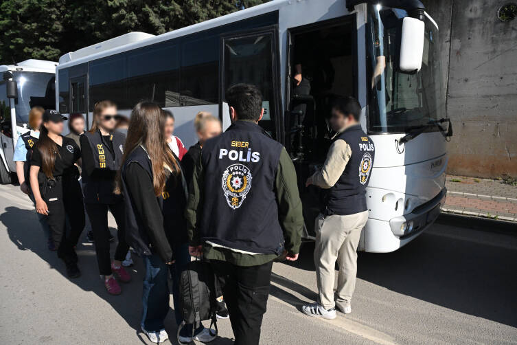 102 milyon liralik dolandiricilik agina darbe 78 zanli adliyede f70e6583753e