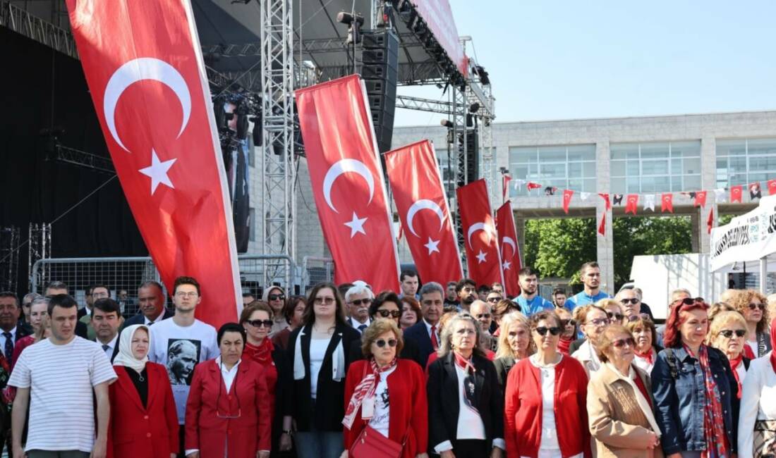 Bursa Cumhuriyet Meydanı’nda 19 Mayıs ruhu Nilüfer Belediyesi’nin 19 Mayıs Atatürk’ü Anma, Gençlik ve Spor Bayramı