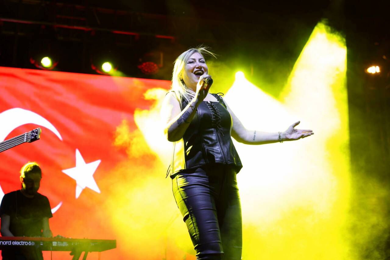 Bursa'da 19 Mayıs’ta genç rock coşkusu 14 19 Mayıs’ta Genç Rock Coşkusu