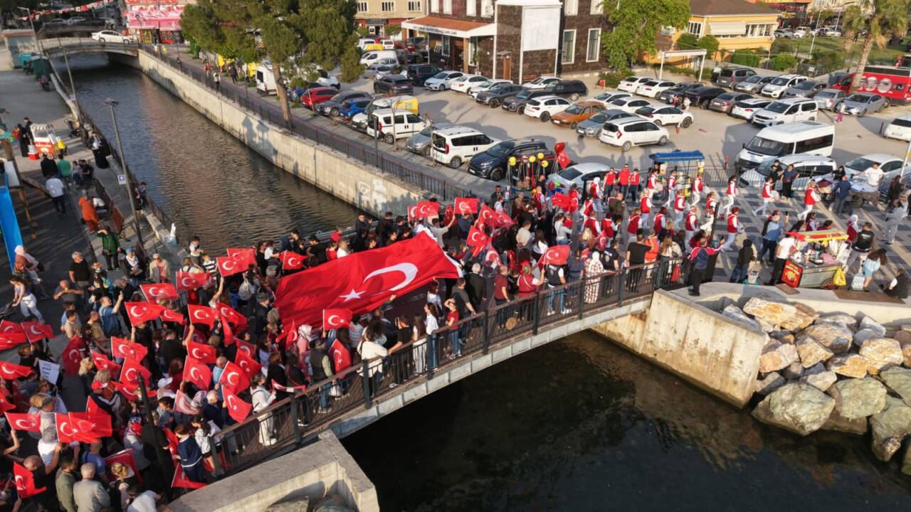 Bursa'da 19 Mayıs’ta genç rock coşkusu 6 19 Mayıs’ta Genç Rock Coşkusu