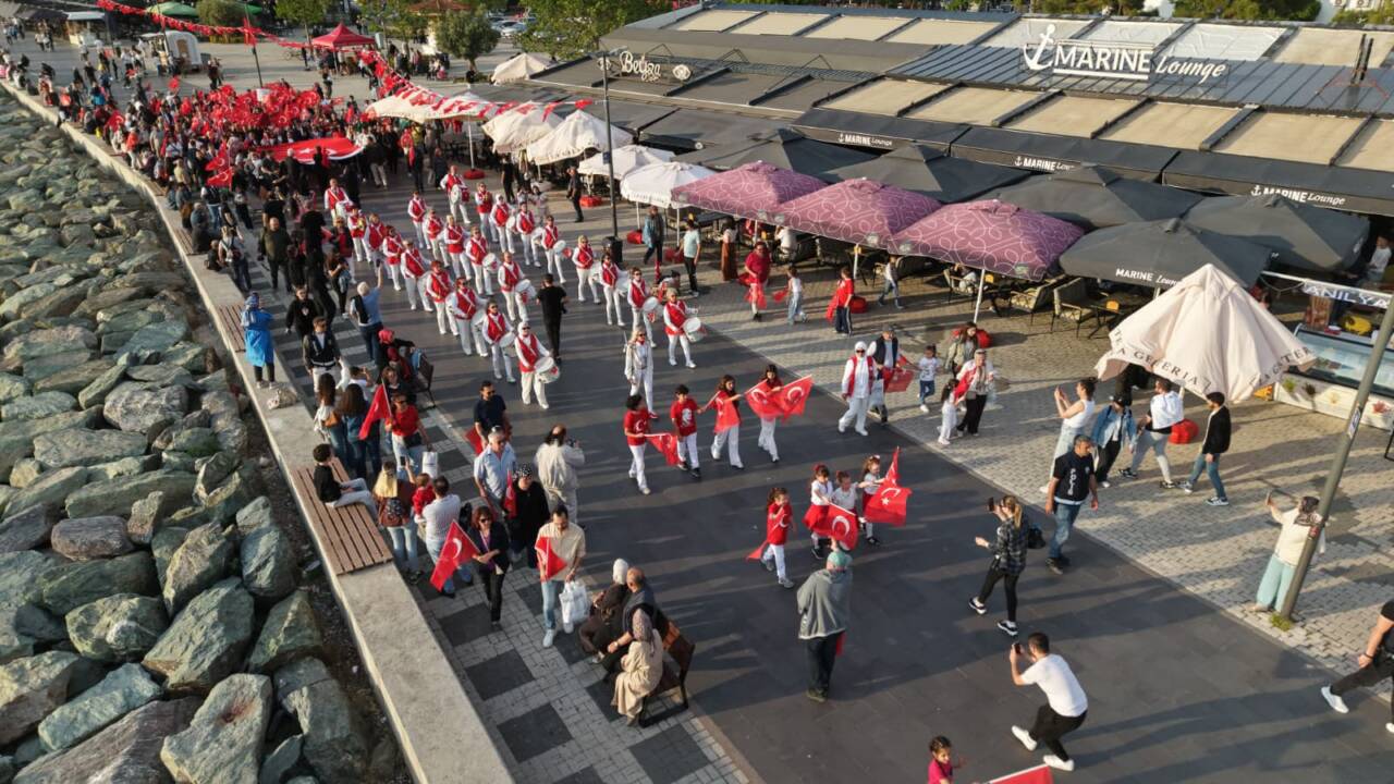 Bursa'da 19 Mayıs’ta genç rock coşkusu 10 19 Mayıs’ta Genç Rock Coşkusu