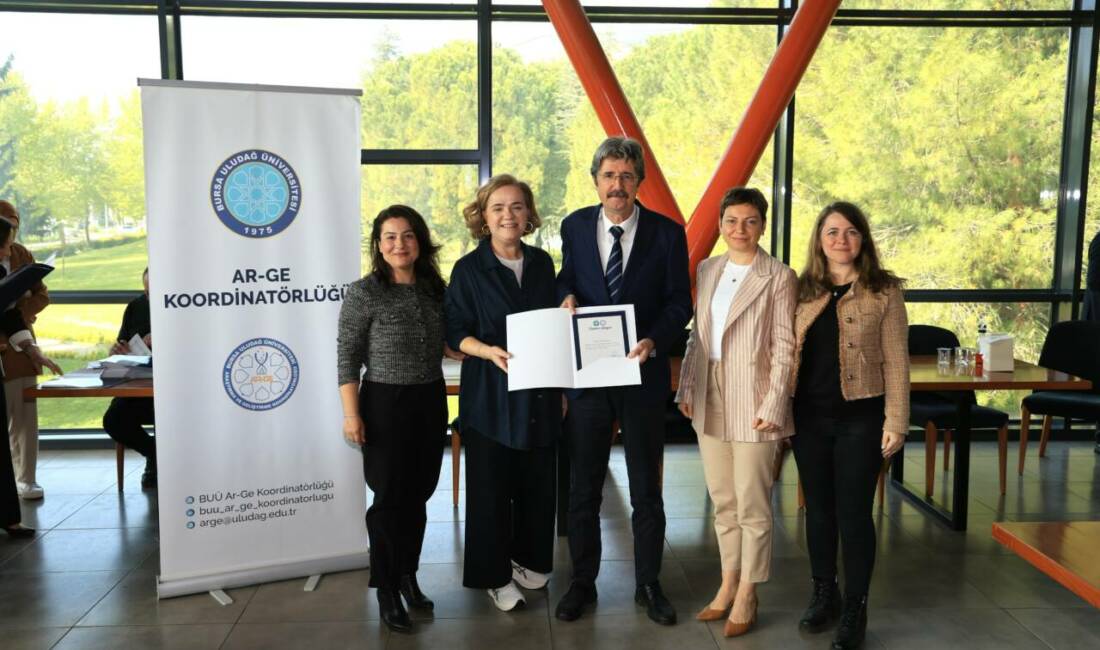 Bursa Uludağ Üniversitesi’nden başarılı akademisyenlere ödül Bursa Uludağ Üniversitesi (BUÜ) Ar-Ge Koordinatörlüğü, araştırma üniversitesi kimliğini pekiştirme