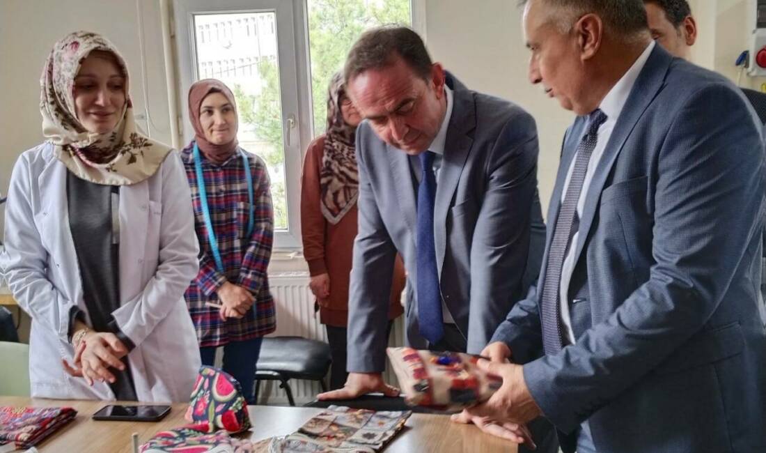 Bursa İl Milli Eğitim Müdürü Çokgezer’den Keles’e ziyaret Bursa İl Millî Eğitim Müdürü Gürhan Çokgezer, Keles ilçesinde gerçekleştirdiği
